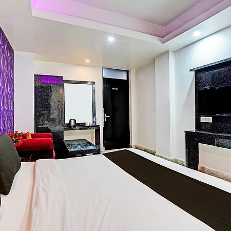 Отель Collection O Noida Saffron Экстерьер фото