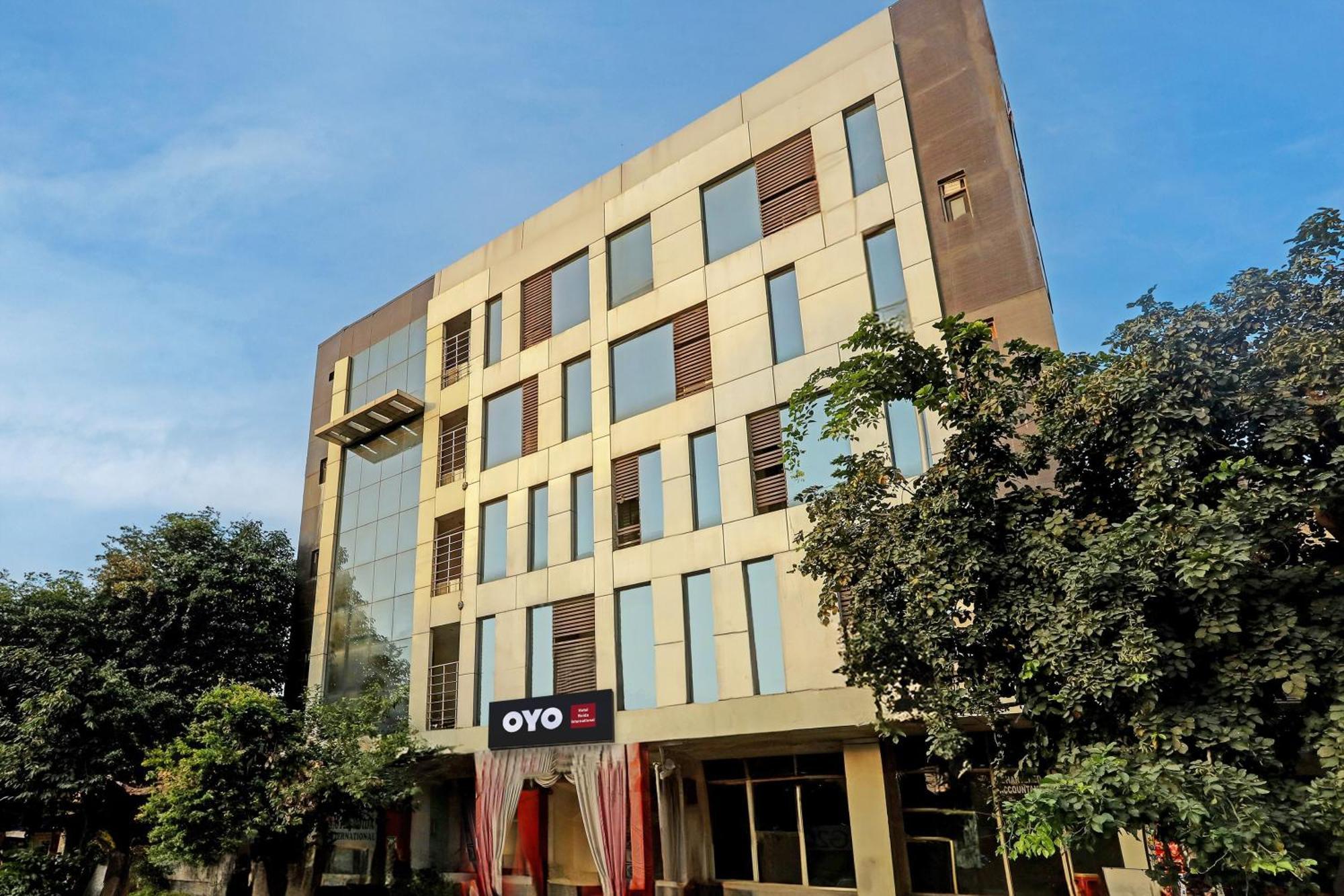 Отель Collection O Noida Saffron Экстерьер фото