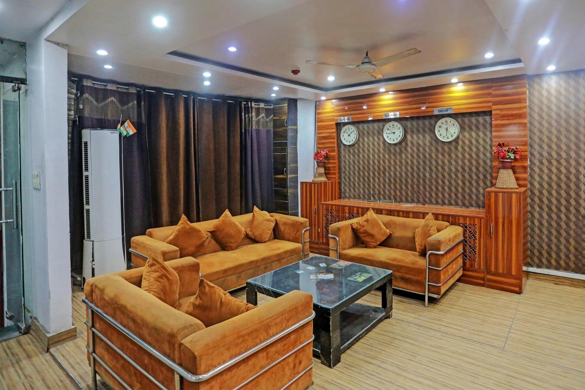 Отель Collection O Noida Saffron Экстерьер фото