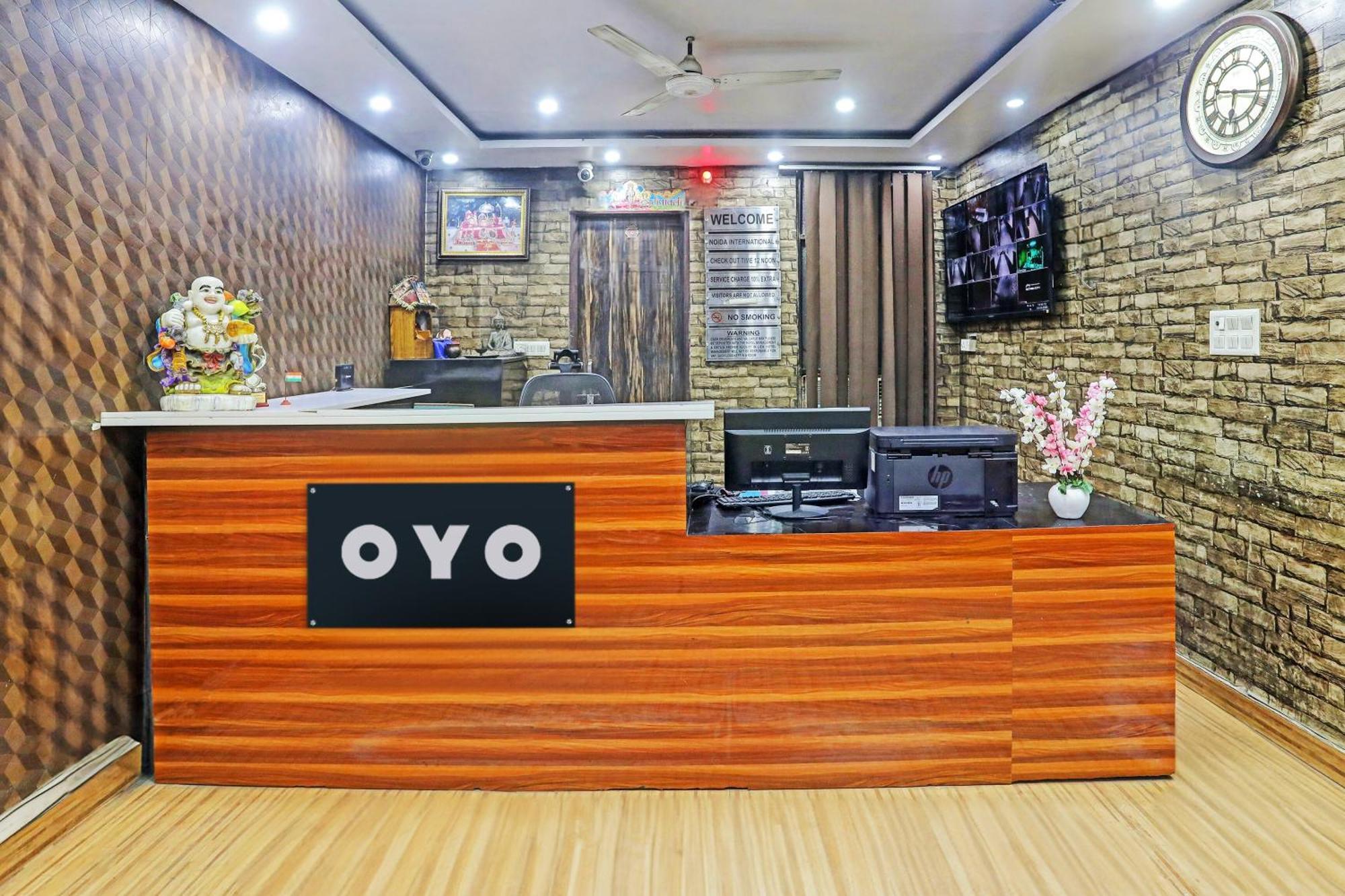 Отель Collection O Noida Saffron Экстерьер фото
